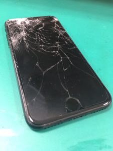 iPhone7修理前28/11/23