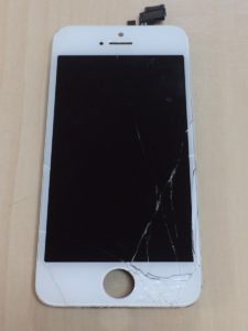 iPhone5修理前28/12/25