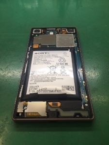 Xperia Z5バッテリー交換0803（3）