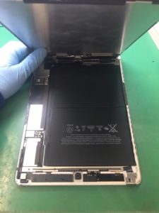 iPadair2液晶交換（2）