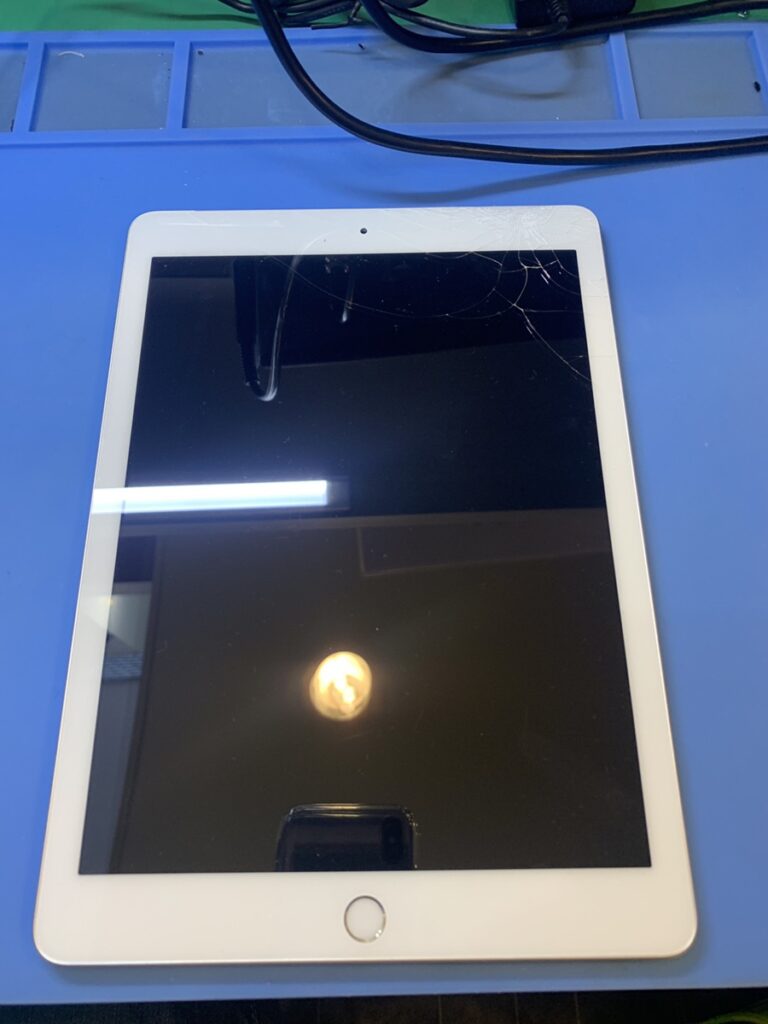 iPadガラス交換（1）