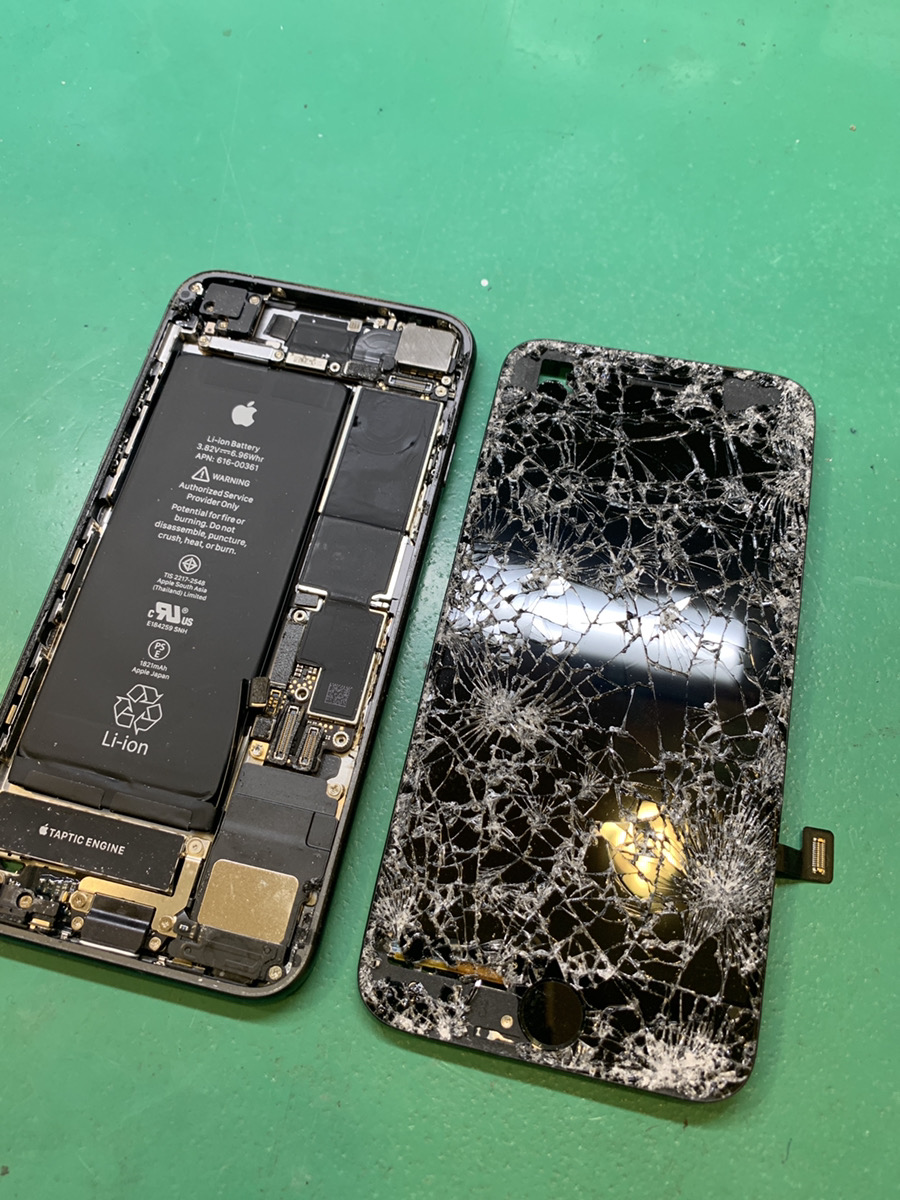 iPhoneが車に轢かれた、、、(´°°｀) | 札幌でiPhone修理・故障は安心の